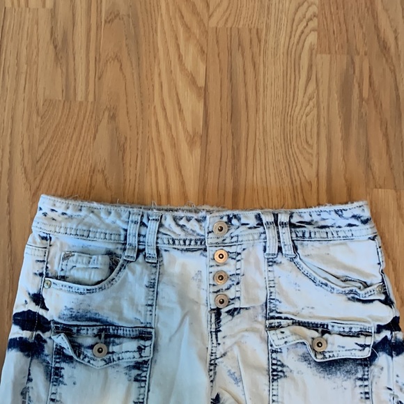 low rise cute shorts size 7 nice condition💕bundle up to save - Picture 2 of 5